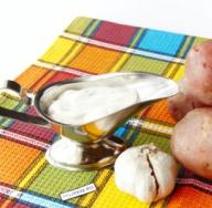Krompir z majonezo v pečici - ni zelo zdrav, a neverjetno preprost in okusen