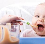 Si të ushqeni një fëmijë me infeksion rotavirus?