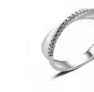 Ženski srebrni prsteni: odaberite poklon za svoj omiljeni Srebrni prsten za svoju djevojku