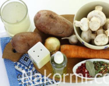Patate me kampionë në furrë: një pjatë e ligët Pjatë me kërpudha dhe patate në furrë