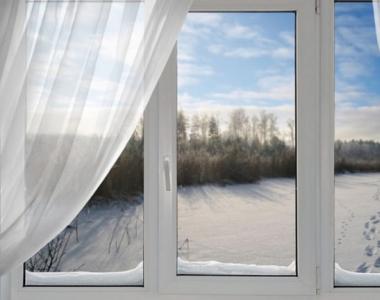 Zimski način rada plastičnih prozora: postavljanje okova i videa na tu temu